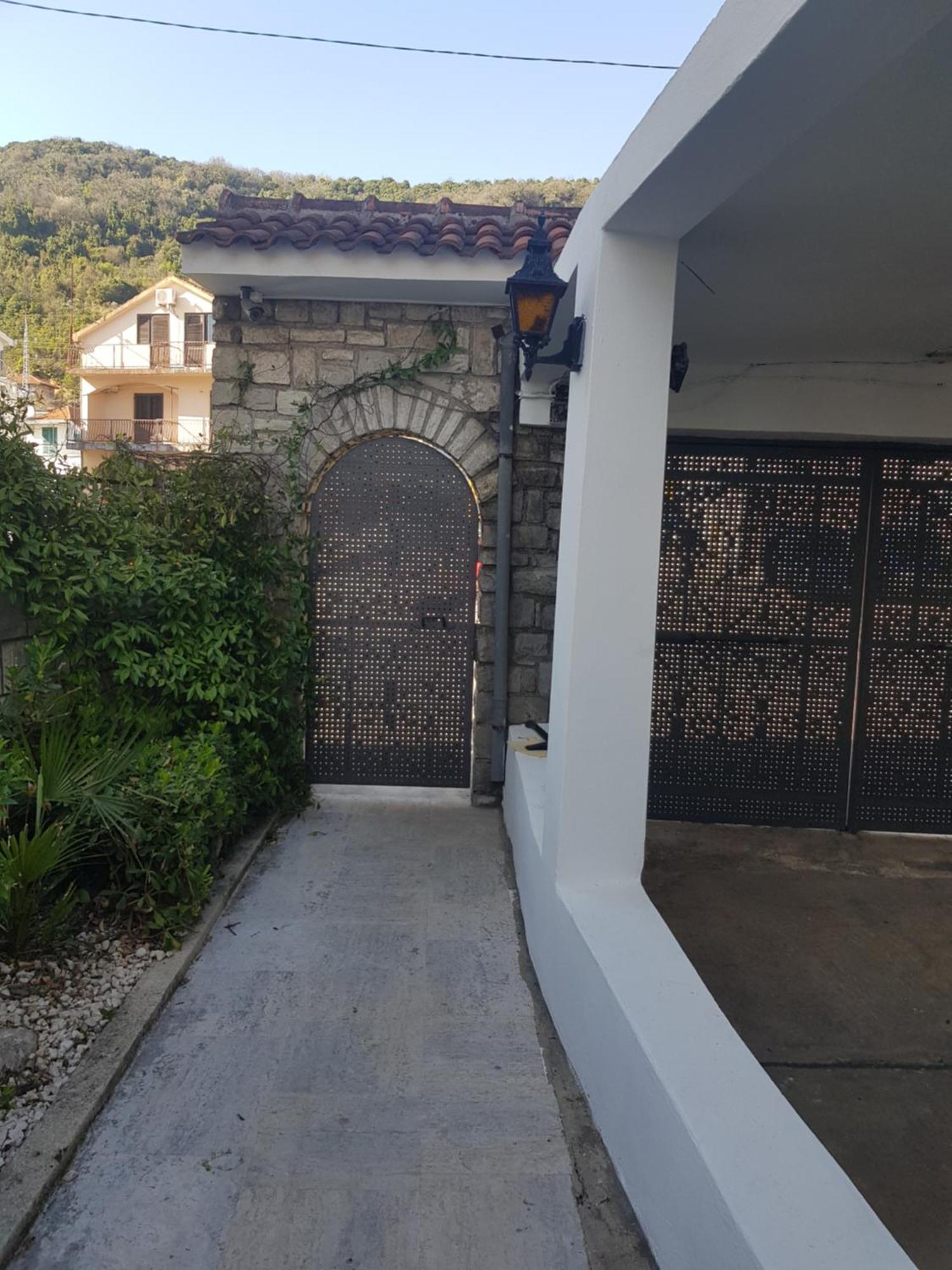 Studio Apartman Sa Pogledom Na More Meljine Bagian luar foto