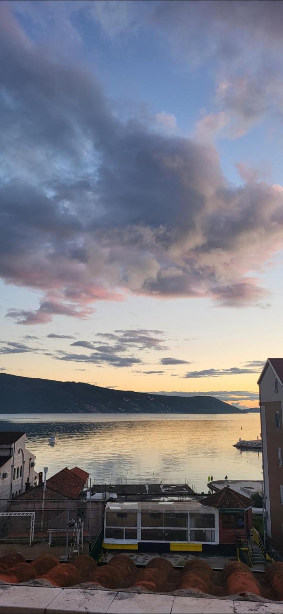 Studio Apartman Sa Pogledom Na More Meljine Bagian luar foto